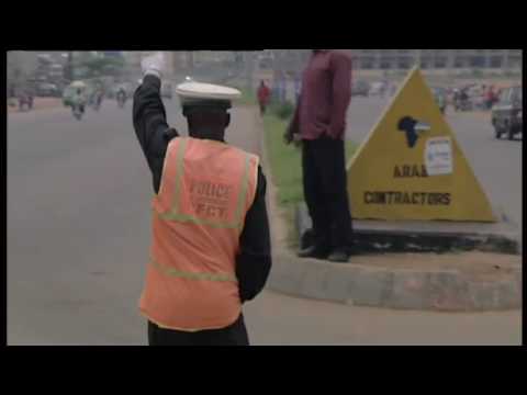 Aksi Unik Polisi Bertugas Di Berbagai Dunia